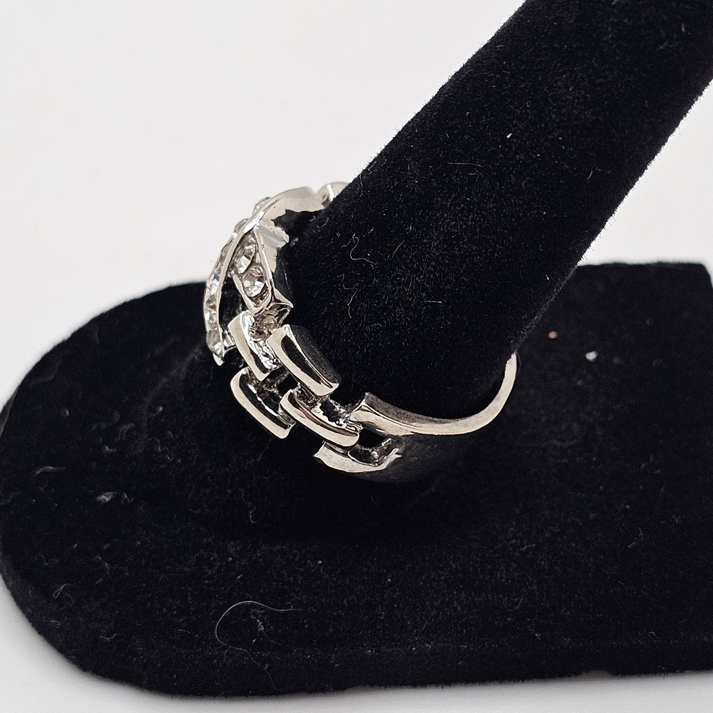 Ring - Picture 3 of 7